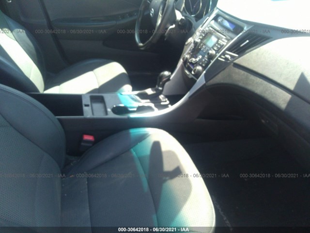 Photo 4 VIN: 5NPEC4AB2BH251287 - HYUNDAI SONATA 