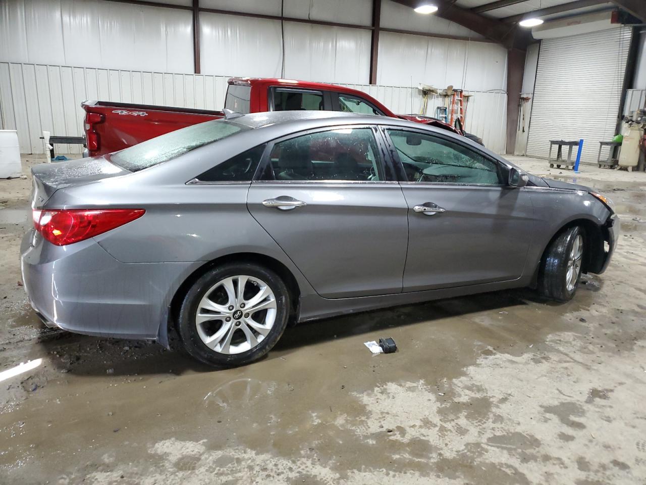 Photo 2 VIN: 5NPEC4AB2BH304957 - HYUNDAI SONATA 