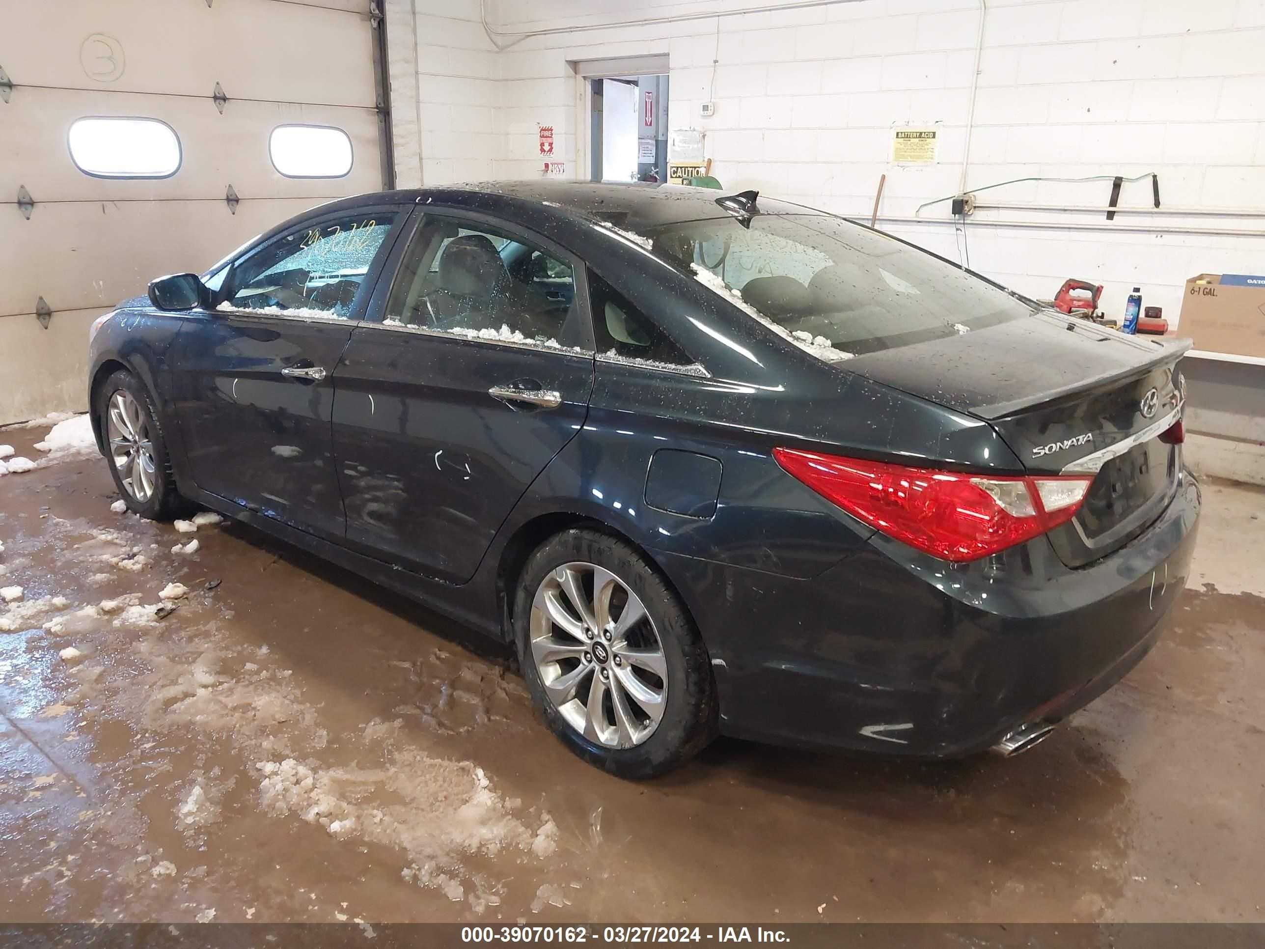 Photo 2 VIN: 5NPEC4AB2DH523940 - HYUNDAI SONATA 