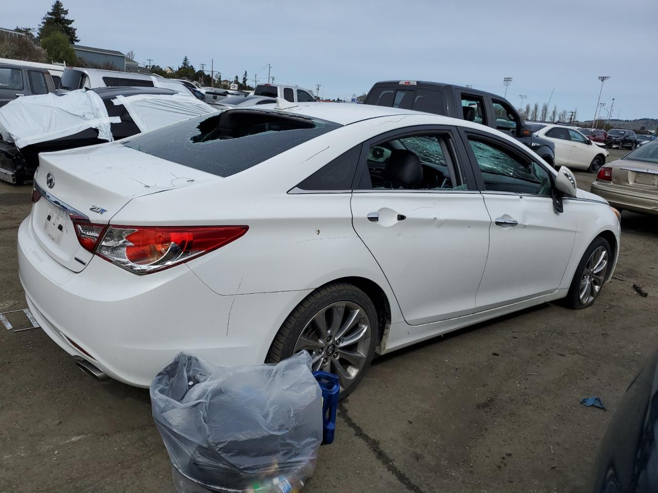 Photo 2 VIN: 5NPEC4AB2DH552824 - HYUNDAI SONATA 