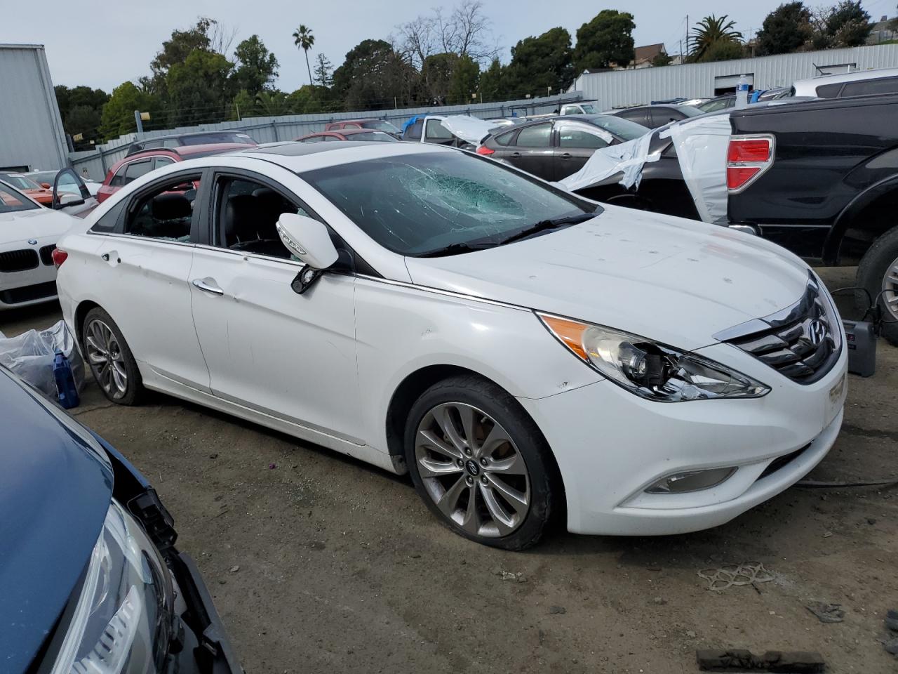 Photo 3 VIN: 5NPEC4AB2DH552824 - HYUNDAI SONATA 