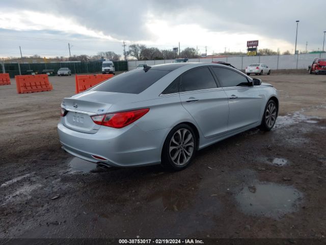 Photo 3 VIN: 5NPEC4AB2DH588173 - HYUNDAI SONATA 