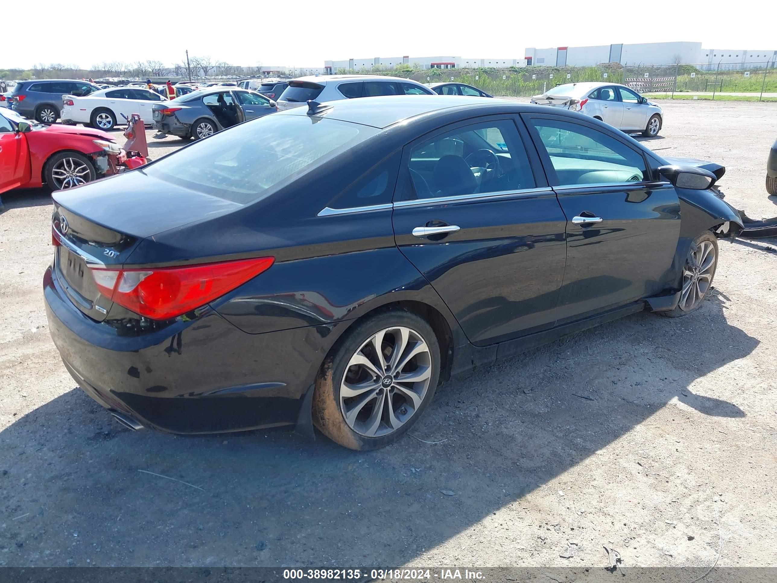 Photo 3 VIN: 5NPEC4AB2DH597780 - HYUNDAI SONATA 