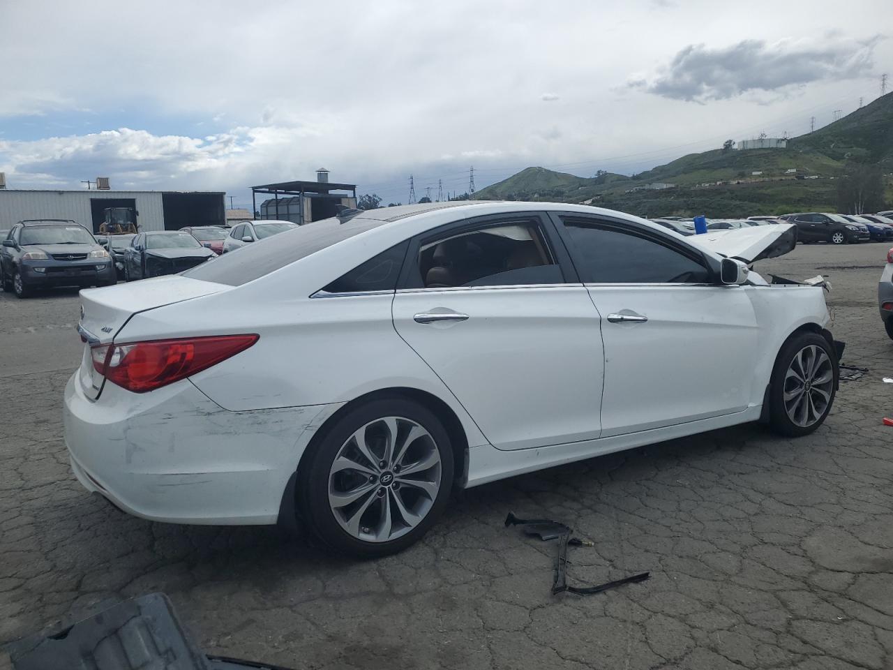 Photo 2 VIN: 5NPEC4AB2DH707601 - HYUNDAI SONATA 