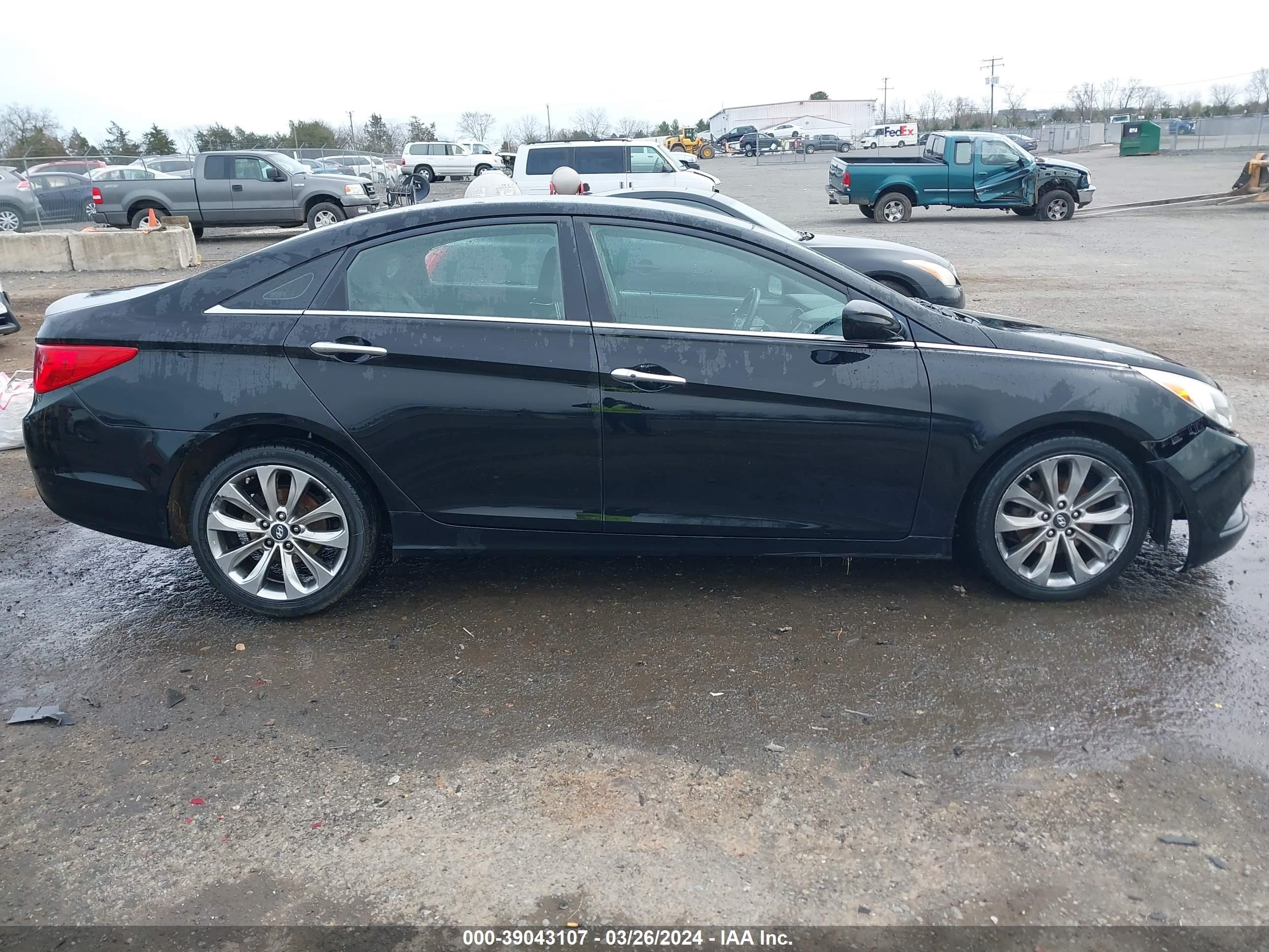 Photo 12 VIN: 5NPEC4AB3CH324071 - HYUNDAI SONATA 