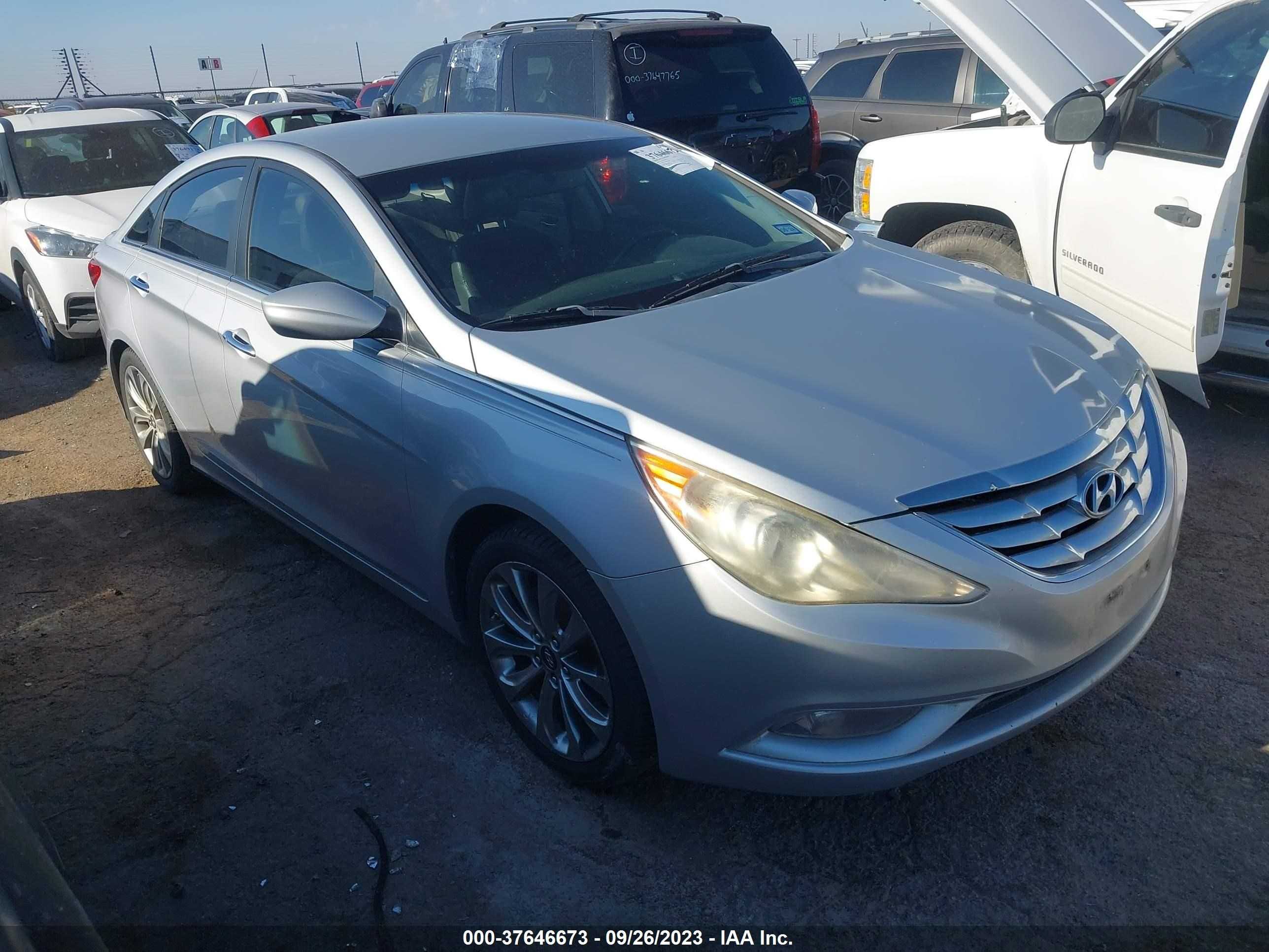 Photo 0 VIN: 5NPEC4AB4BH210269 - HYUNDAI SONATA 