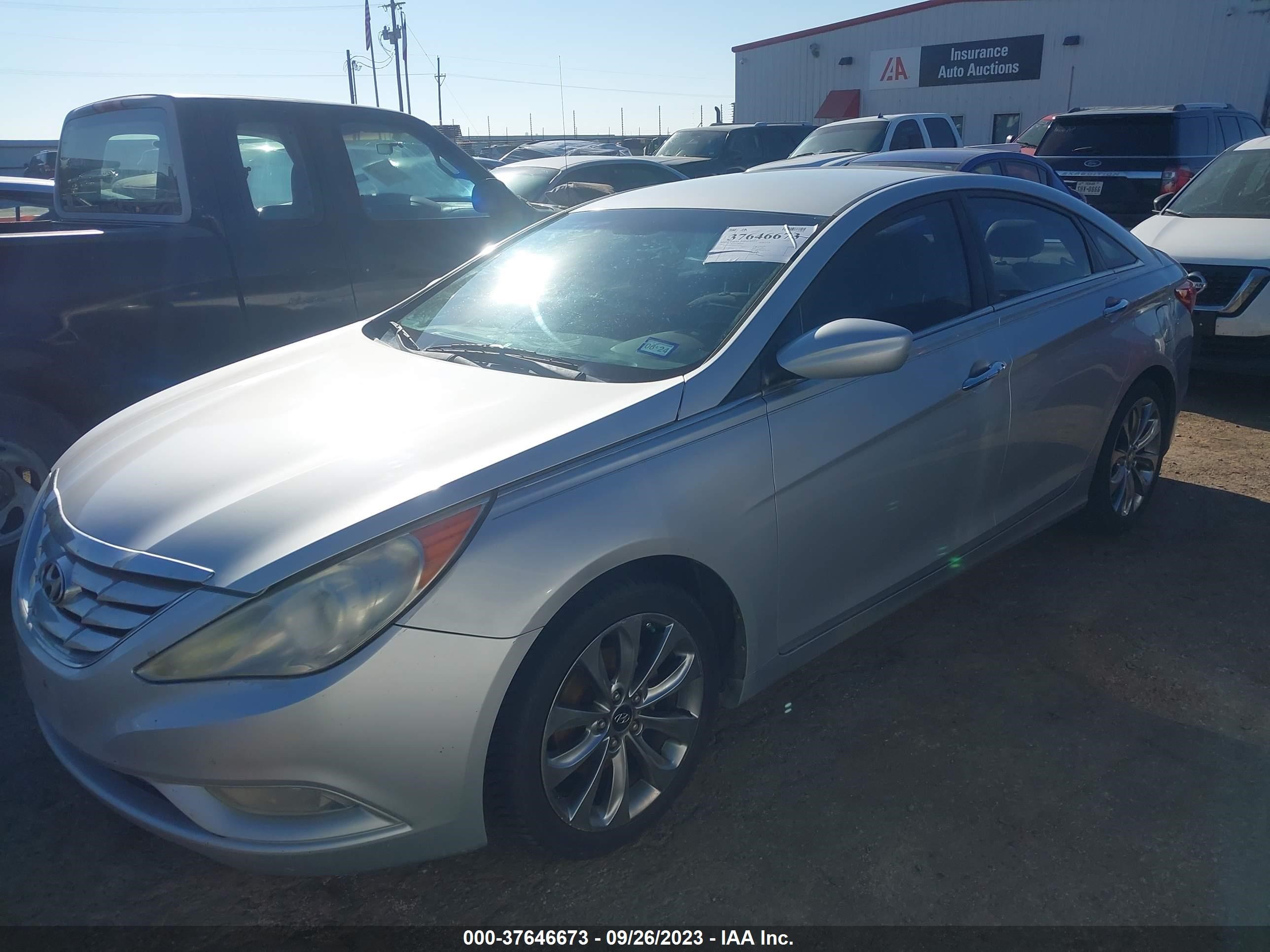 Photo 13 VIN: 5NPEC4AB4BH210269 - HYUNDAI SONATA 