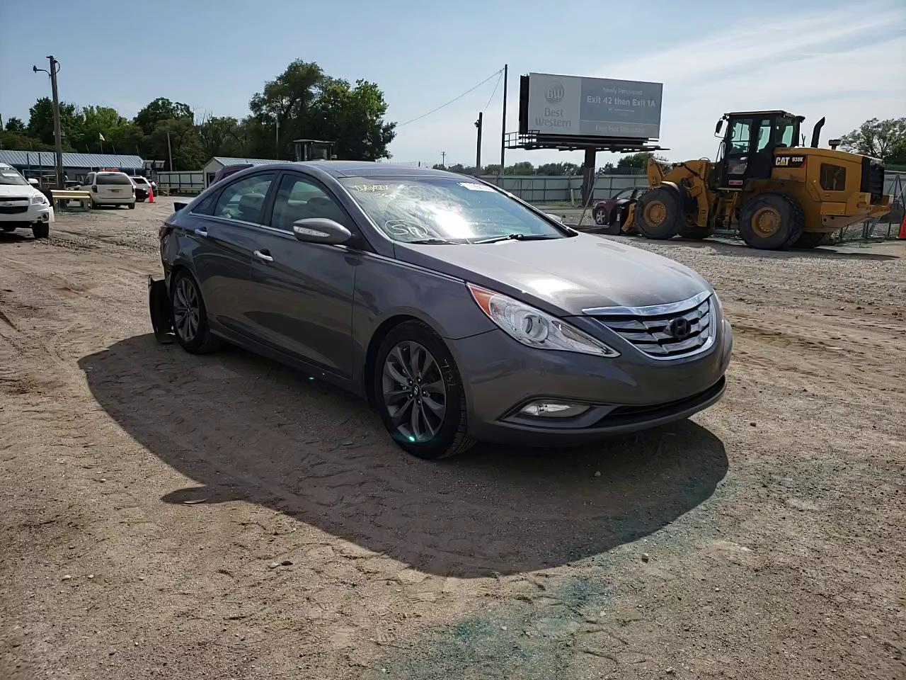 Photo 10 VIN: 5NPEC4AB4CH394131 - HYUNDAI SONATA SE 