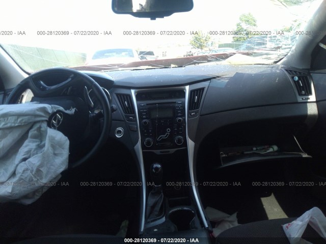 Photo 4 VIN: 5NPEC4AB4CH413471 - HYUNDAI SONATA 