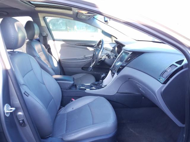 Photo 4 VIN: 5NPEC4AB4DH555577 - HYUNDAI SONATA SE 