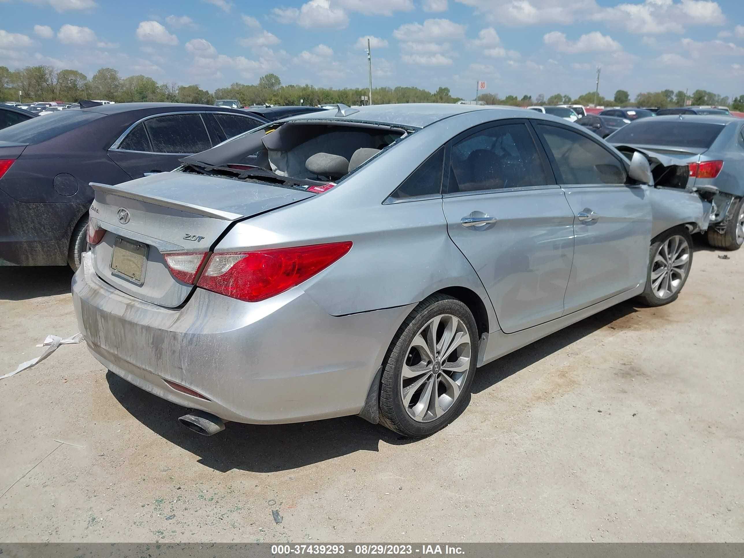 Photo 3 VIN: 5NPEC4AB4DH608827 - HYUNDAI SONATA 