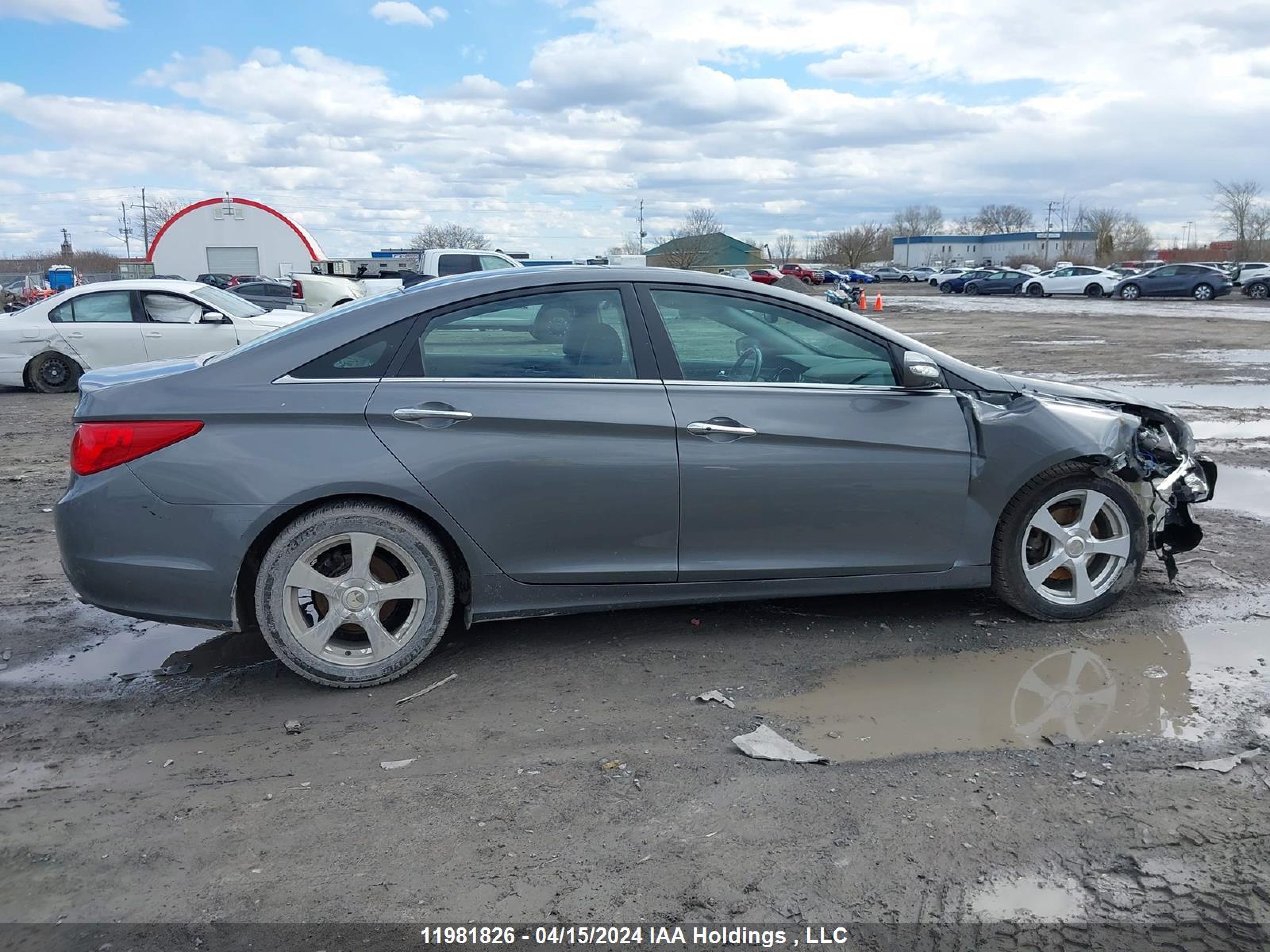 Photo 12 VIN: 5NPEC4AB4DH735965 - HYUNDAI SONATA 