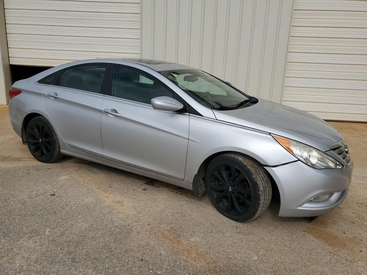 Photo 3 VIN: 5NPEC4AB4DH788715 - HYUNDAI SONATA 