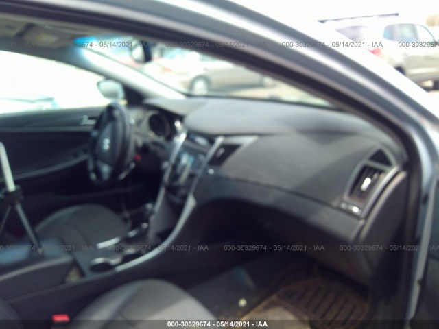 Photo 4 VIN: 5NPEC4AB5BH192235 - HYUNDAI SONATA 