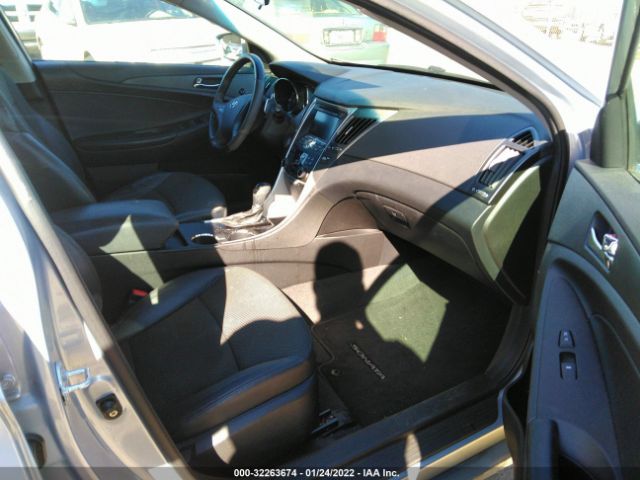 Photo 4 VIN: 5NPEC4AB5BH226142 - HYUNDAI SONATA 