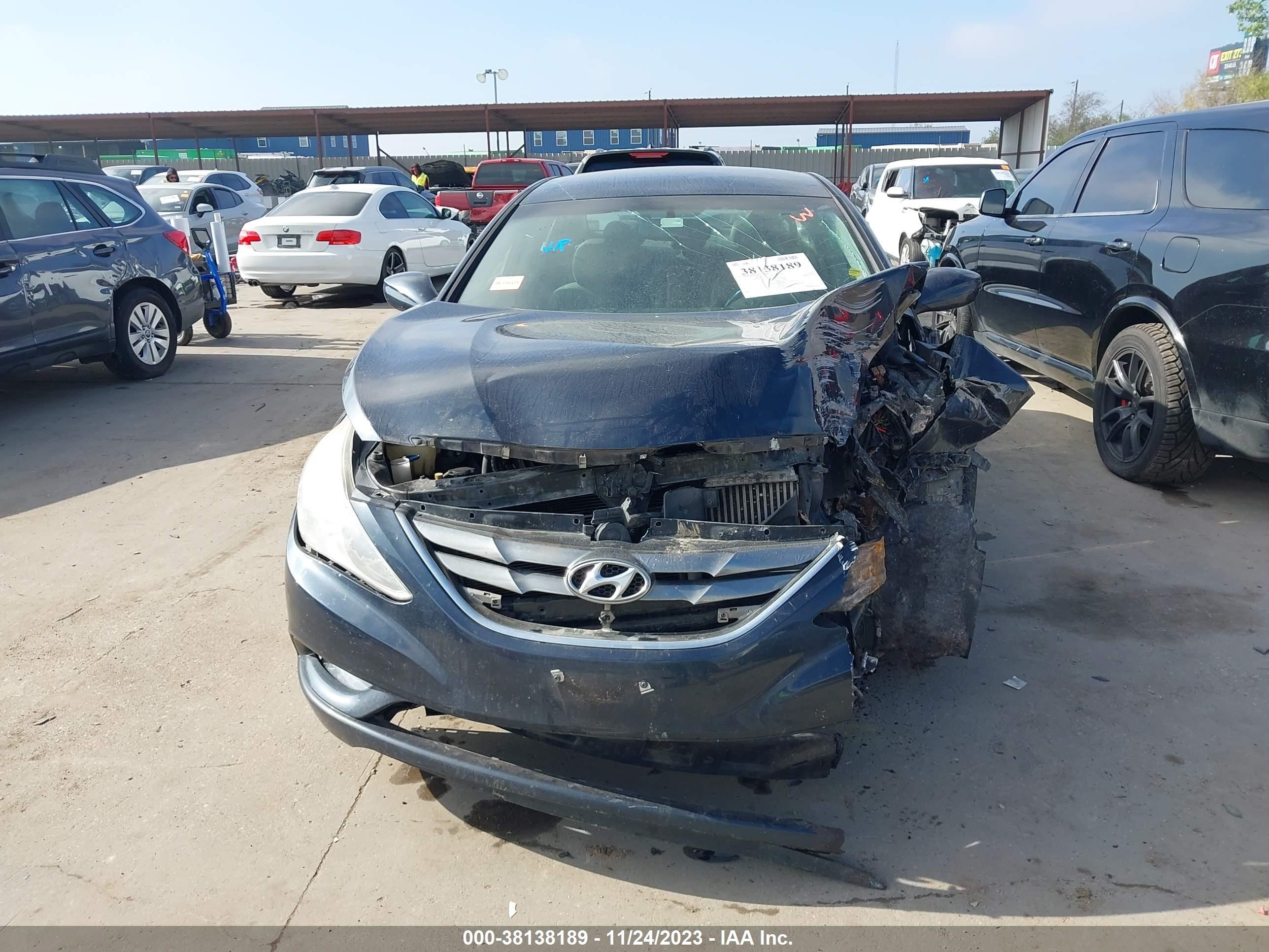 Photo 12 VIN: 5NPEC4AB5BH268200 - HYUNDAI SONATA 