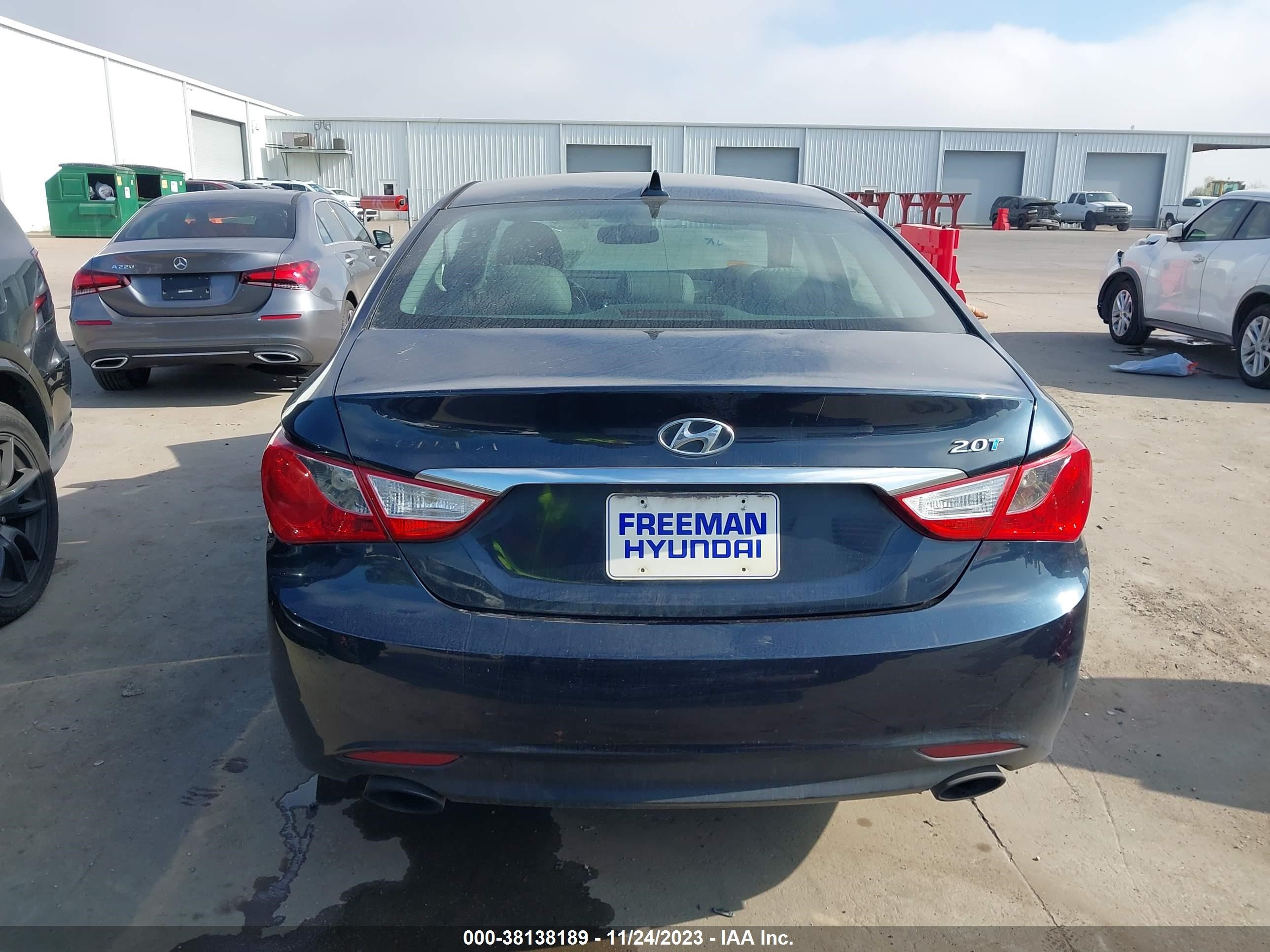 Photo 16 VIN: 5NPEC4AB5BH268200 - HYUNDAI SONATA 