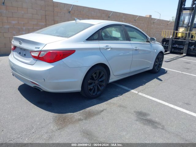 Photo 3 VIN: 5NPEC4AB5BH318223 - HYUNDAI SONATA 