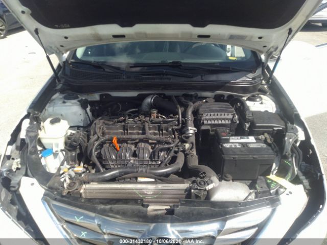 Photo 9 VIN: 5NPEC4AB6BH221208 - HYUNDAI SONATA 