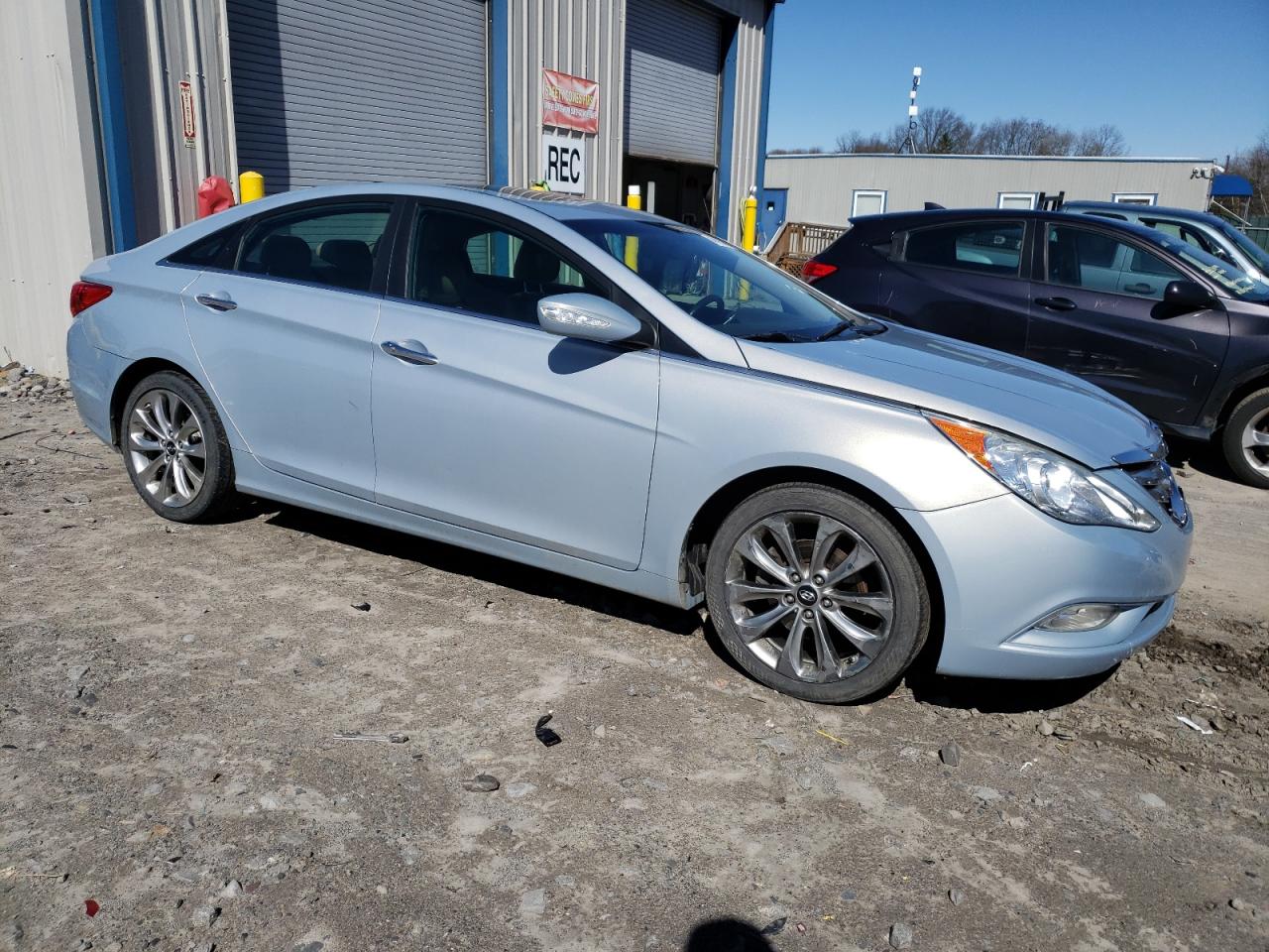 Photo 3 VIN: 5NPEC4AB6BH263989 - HYUNDAI SONATA 