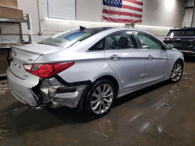 Photo 2 VIN: 5NPEC4AB6CH439781 - HYUNDAI SONATA 