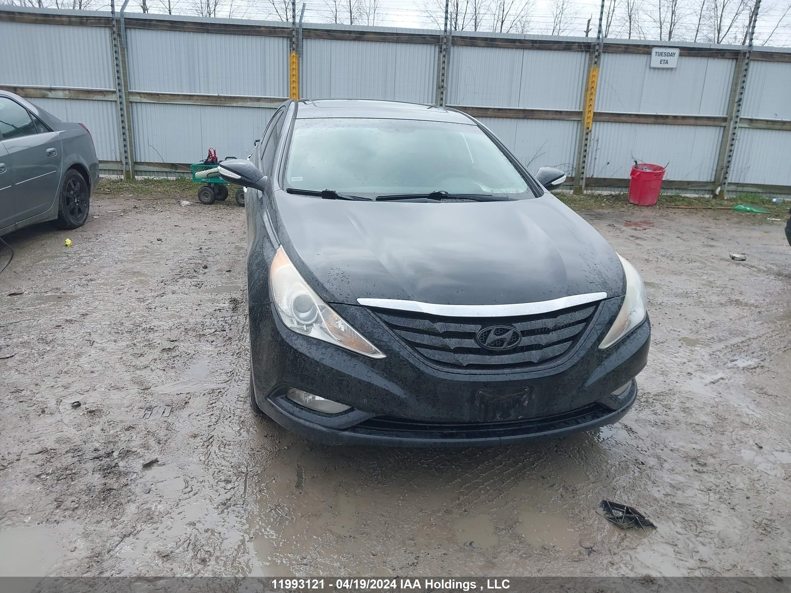 Photo 11 VIN: 5NPEC4AB6CH489399 - HYUNDAI SONATA 