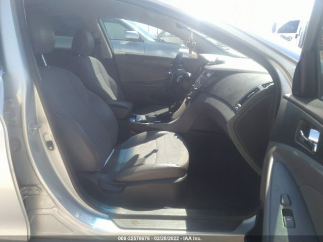 Photo 4 VIN: 5NPEC4AB7BH315968 - HYUNDAI SONATA 