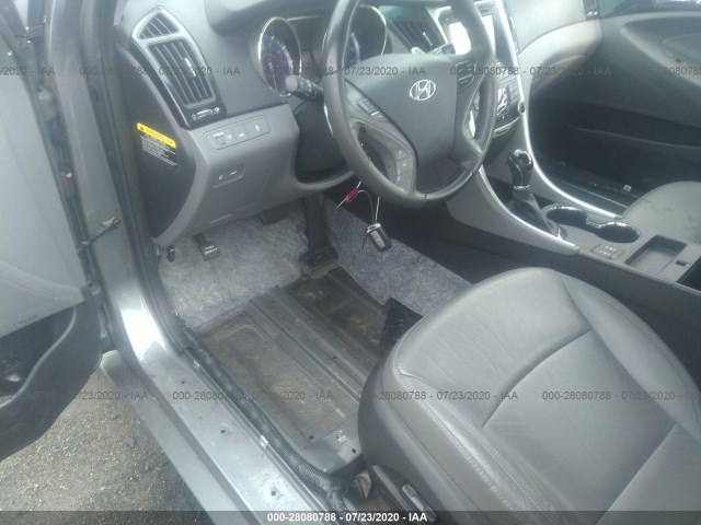 Photo 4 VIN: 5NPEC4AB7CH364363 - HYUNDAI SONATA 