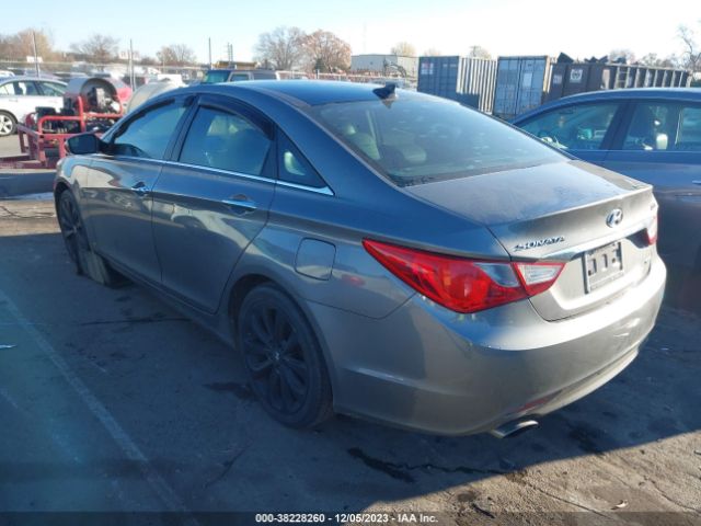 Photo 2 VIN: 5NPEC4AB7CH370972 - HYUNDAI SONATA 