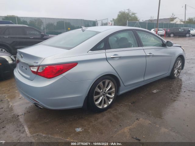 Photo 3 VIN: 5NPEC4AB7CH458341 - HYUNDAI SONATA 