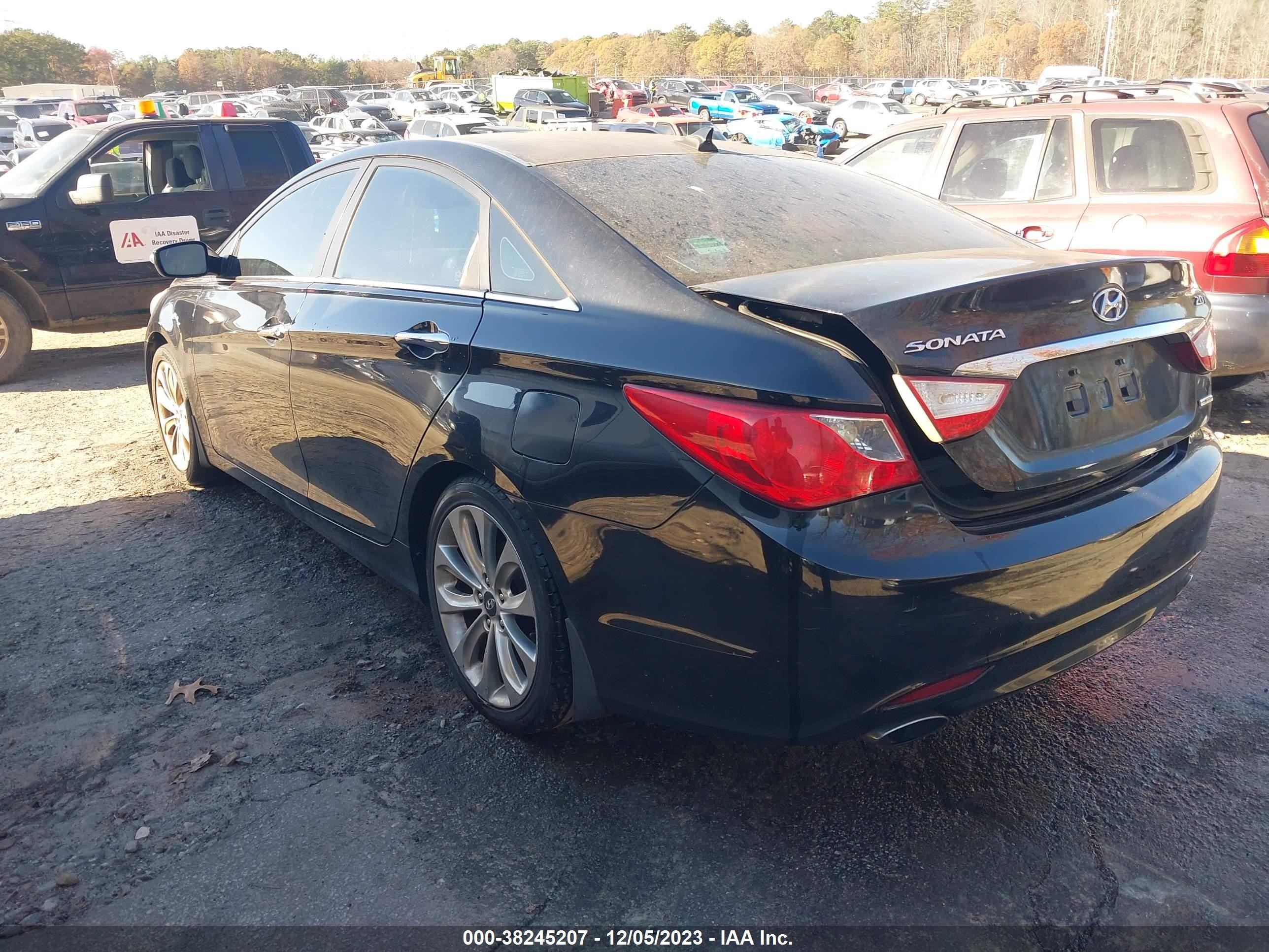 Photo 2 VIN: 5NPEC4AB7DH513095 - HYUNDAI SONATA 