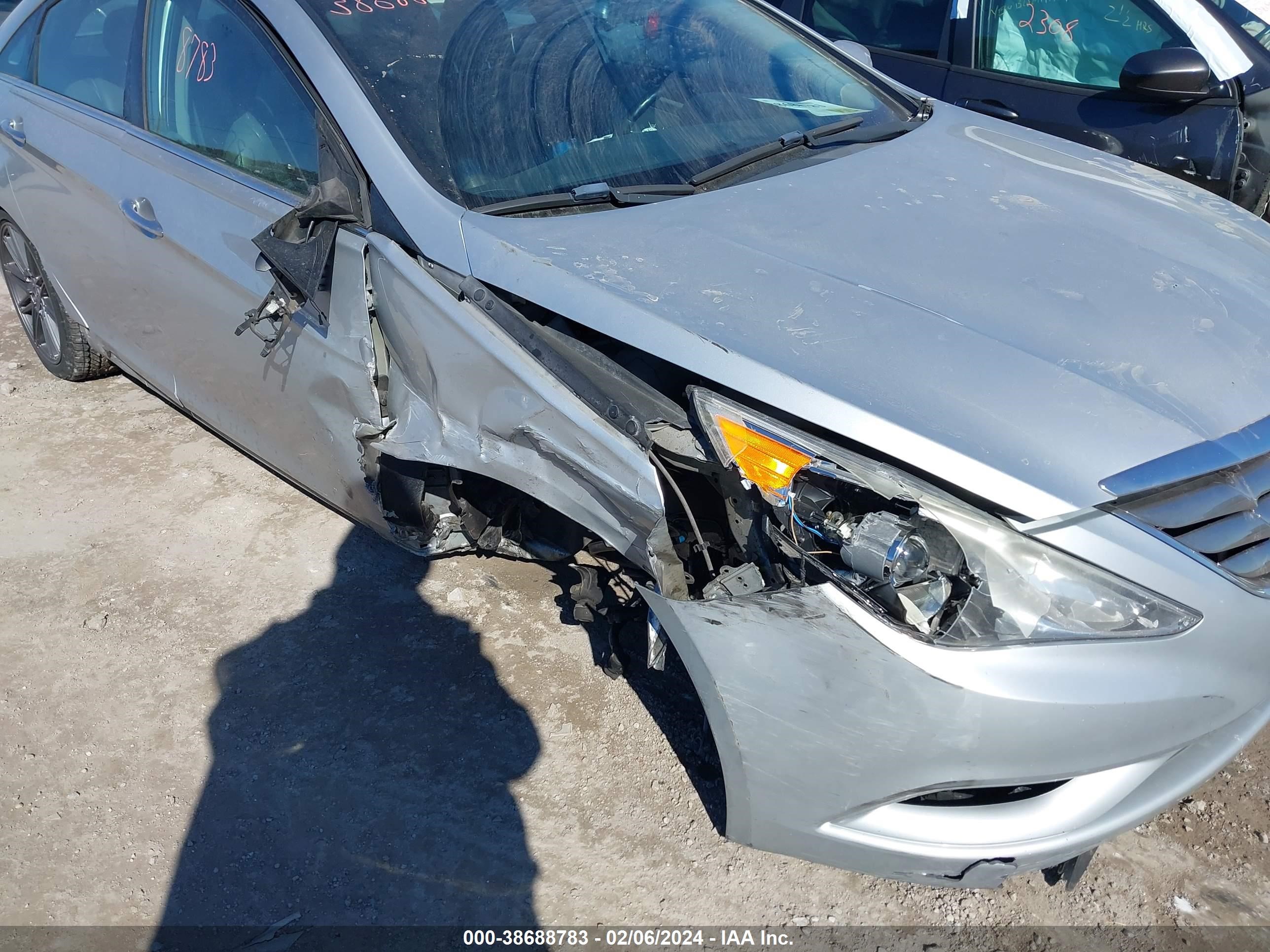 Photo 5 VIN: 5NPEC4AB7DH589691 - HYUNDAI SONATA 