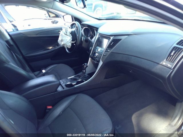 Photo 4 VIN: 5NPEC4AB7DH600897 - HYUNDAI SONATA 