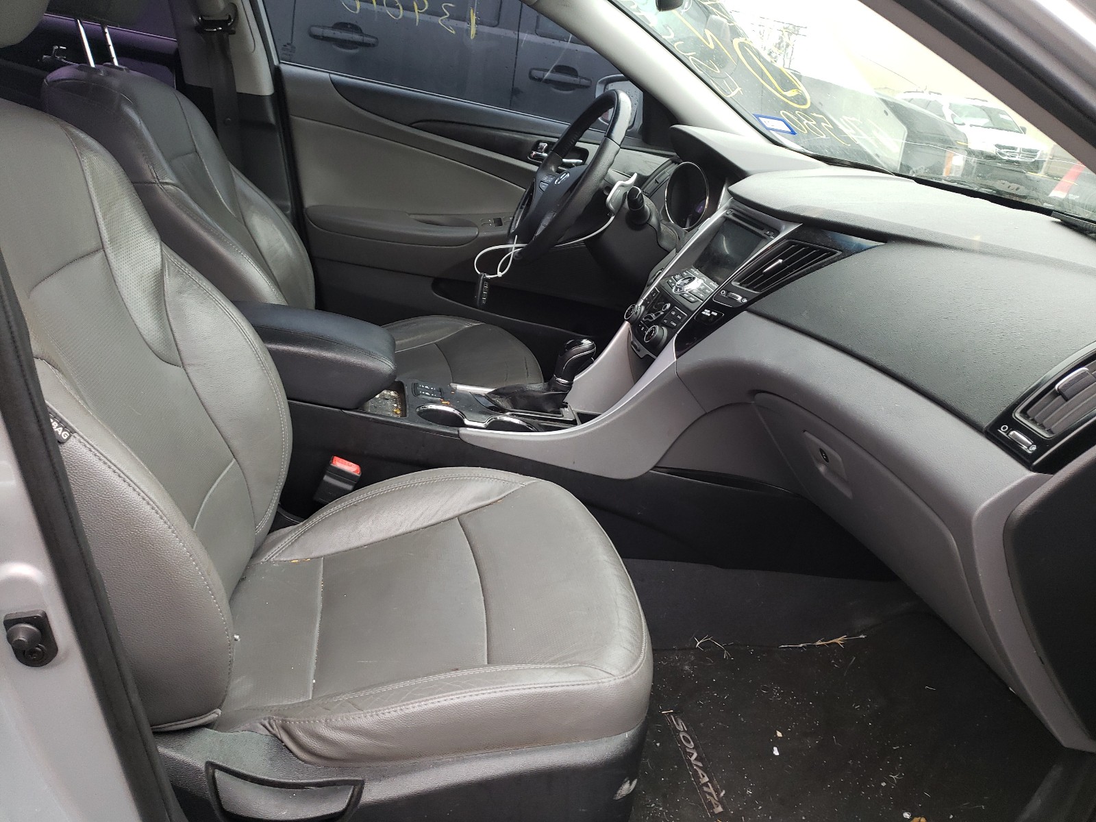 Photo 4 VIN: 5NPEC4AB7DH674580 - HYUNDAI SONATA SE 