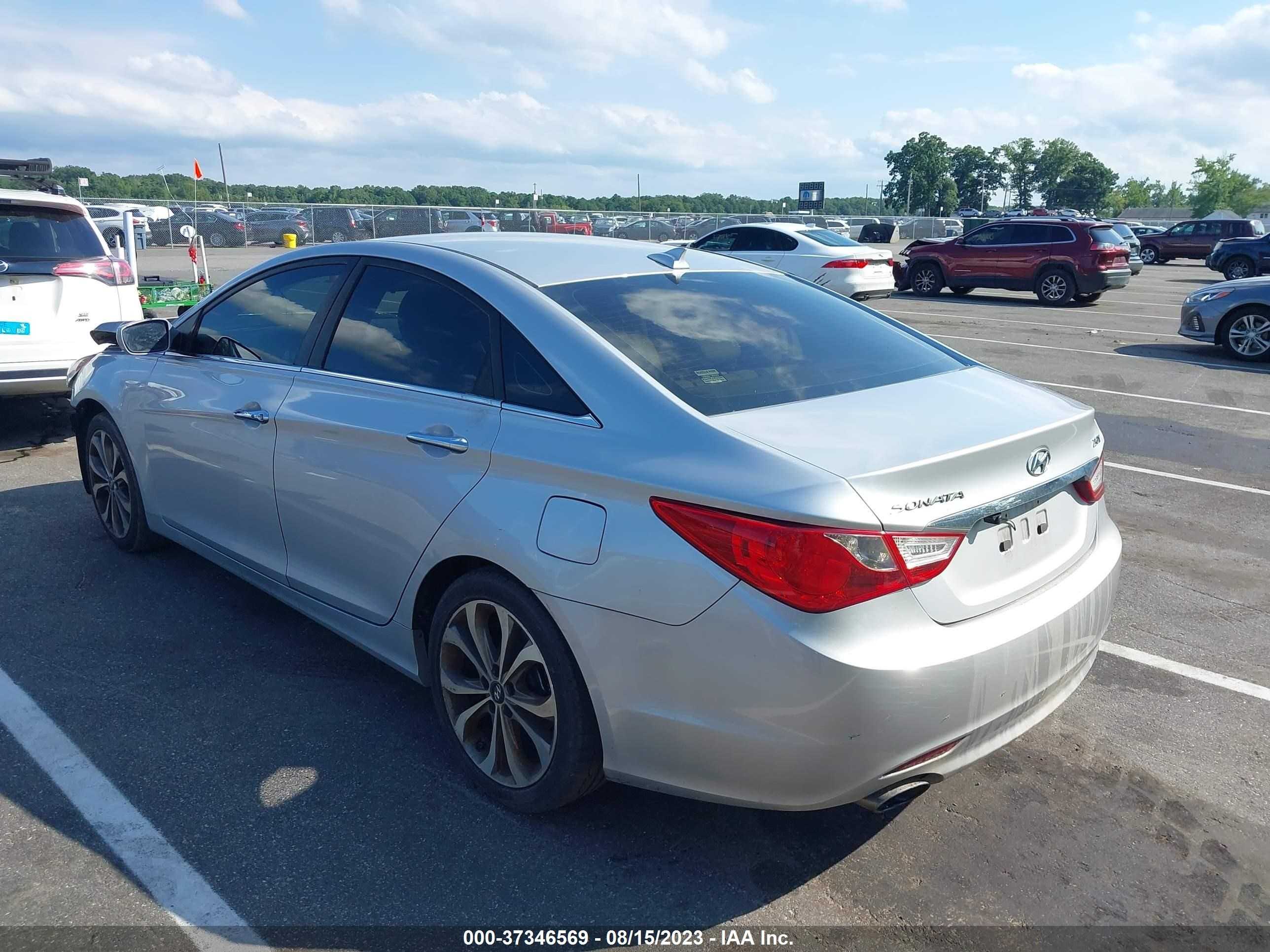 Photo 2 VIN: 5NPEC4AB7DH755787 - HYUNDAI SONATA 