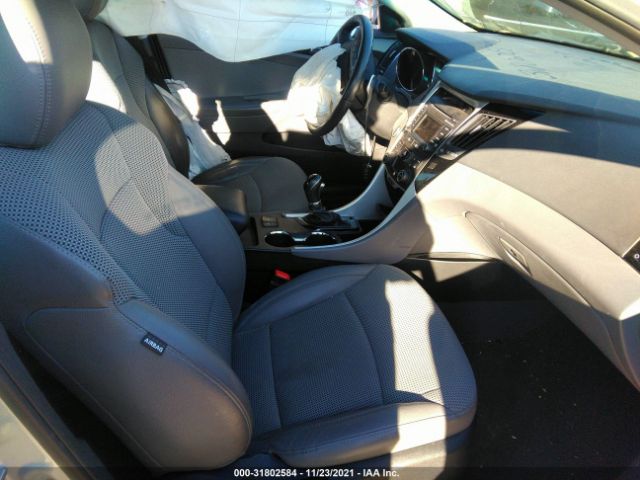 Photo 4 VIN: 5NPEC4AB7EH844857 - HYUNDAI SONATA 