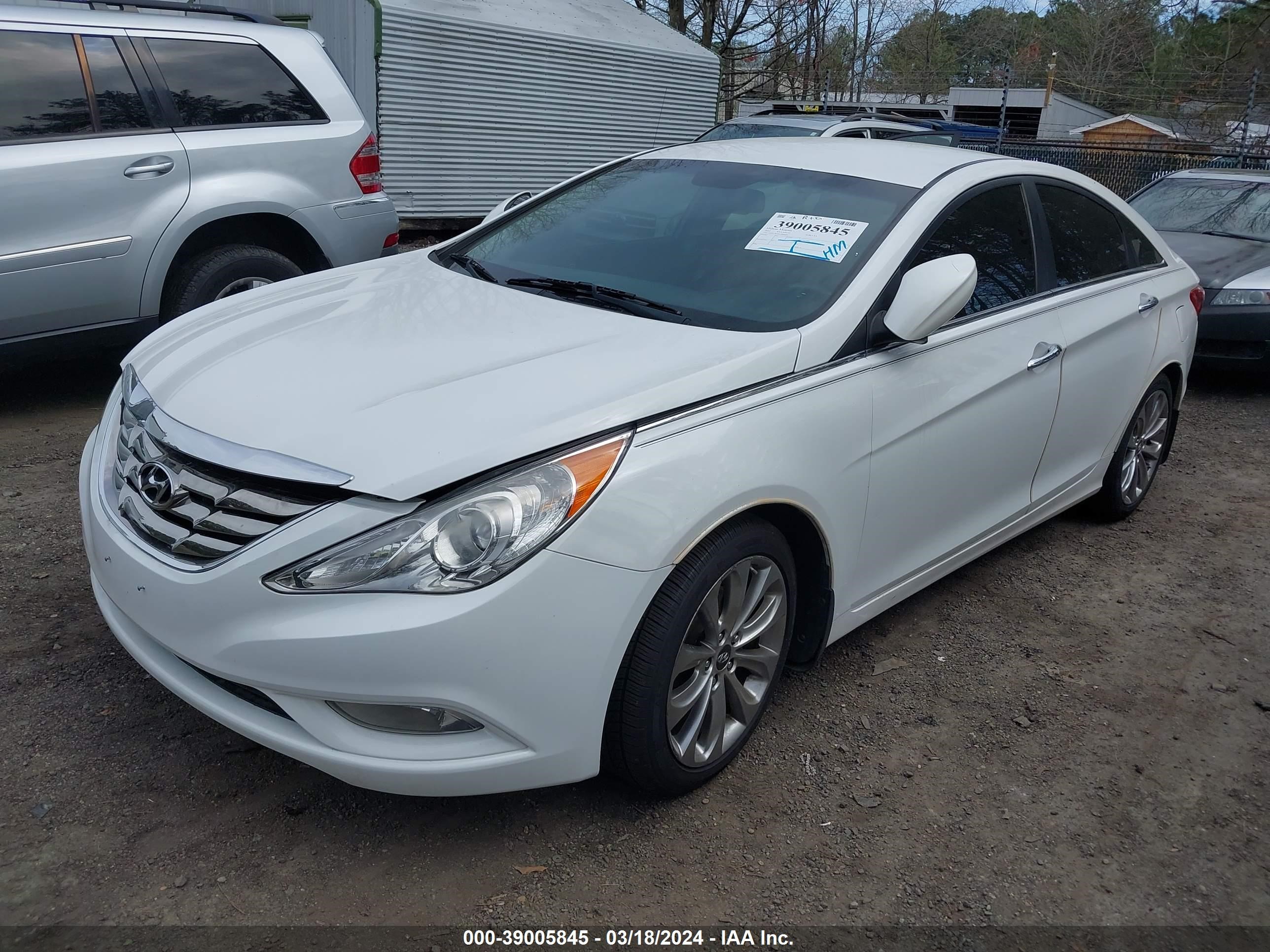 Photo 2 VIN: 5NPEC4AB8CH404191 - HYUNDAI SONATA 