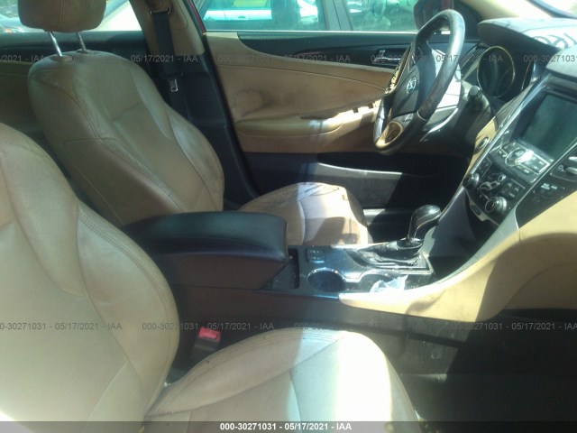 Photo 4 VIN: 5NPEC4AB8DH588288 - HYUNDAI SONATA 