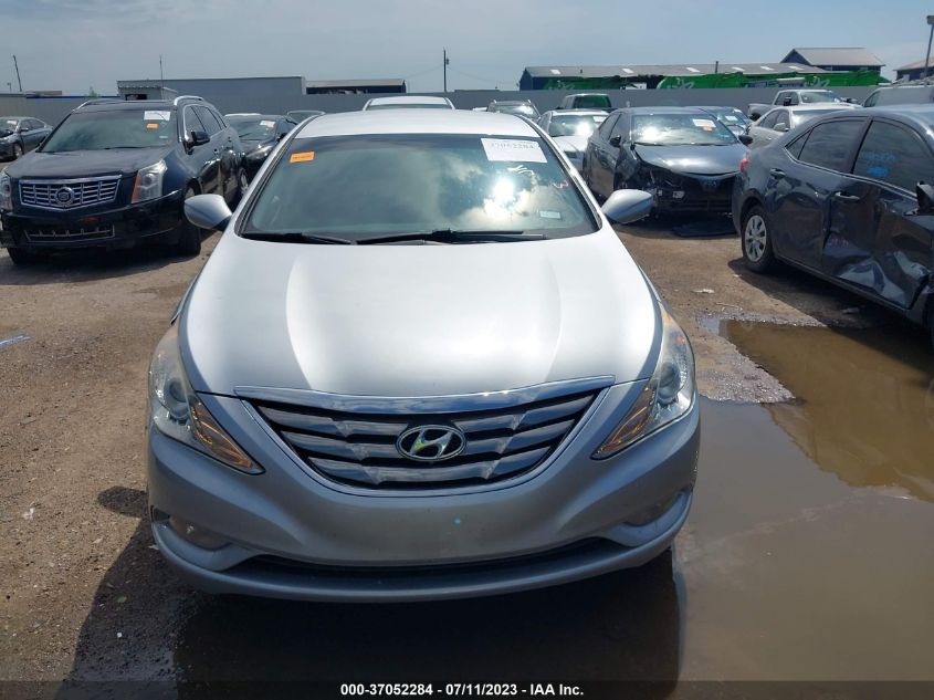 Photo 11 VIN: 5NPEC4AB9CH356426 - HYUNDAI SONATA 