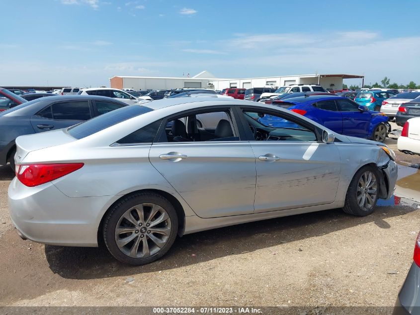 Photo 12 VIN: 5NPEC4AB9CH356426 - HYUNDAI SONATA 