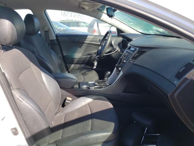 Photo 4 VIN: 5NPEC4AB9CH418715 - HYUNDAI SONATA SE 