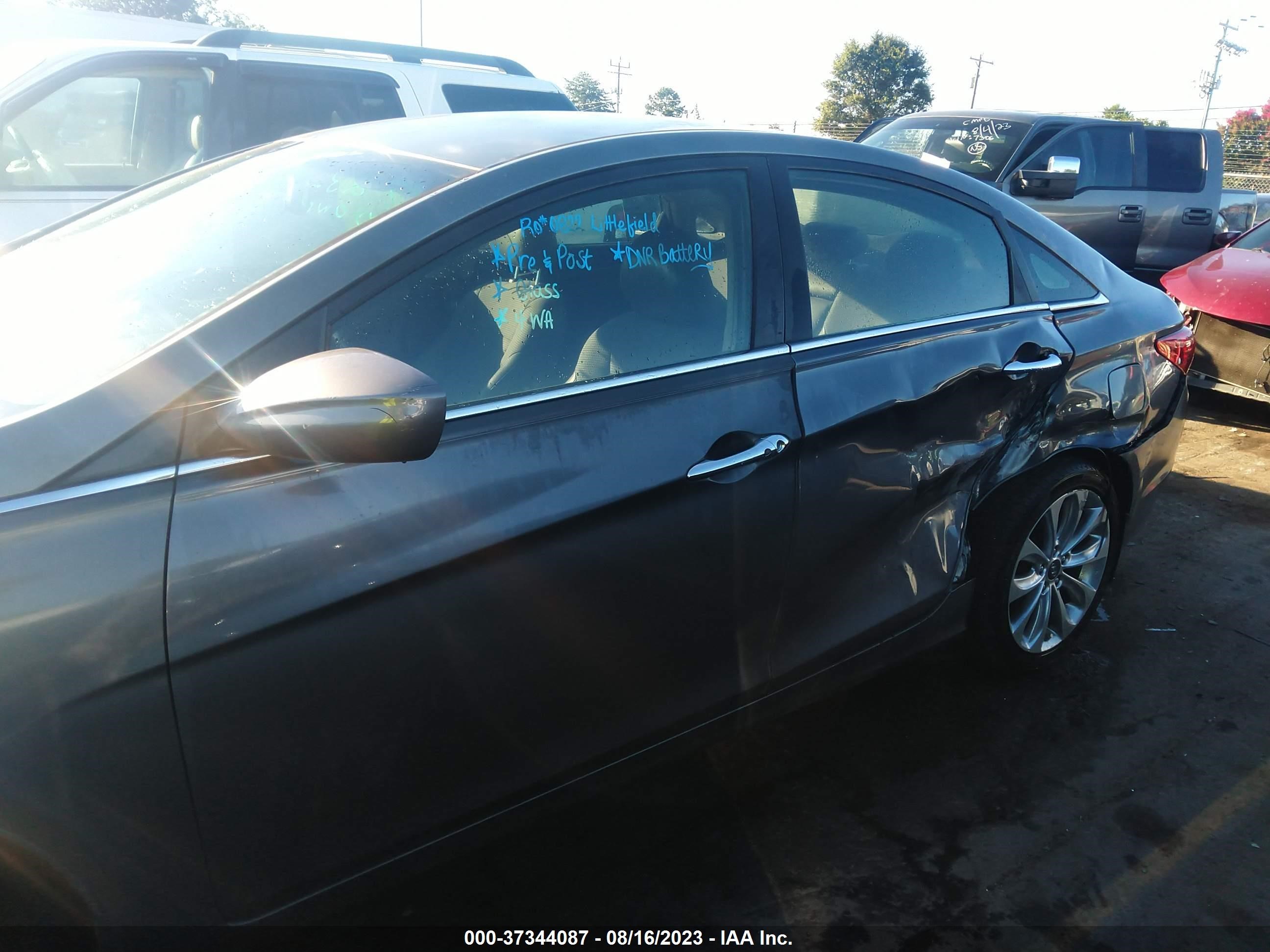 Photo 13 VIN: 5NPEC4AB9CH443517 - HYUNDAI SONATA 