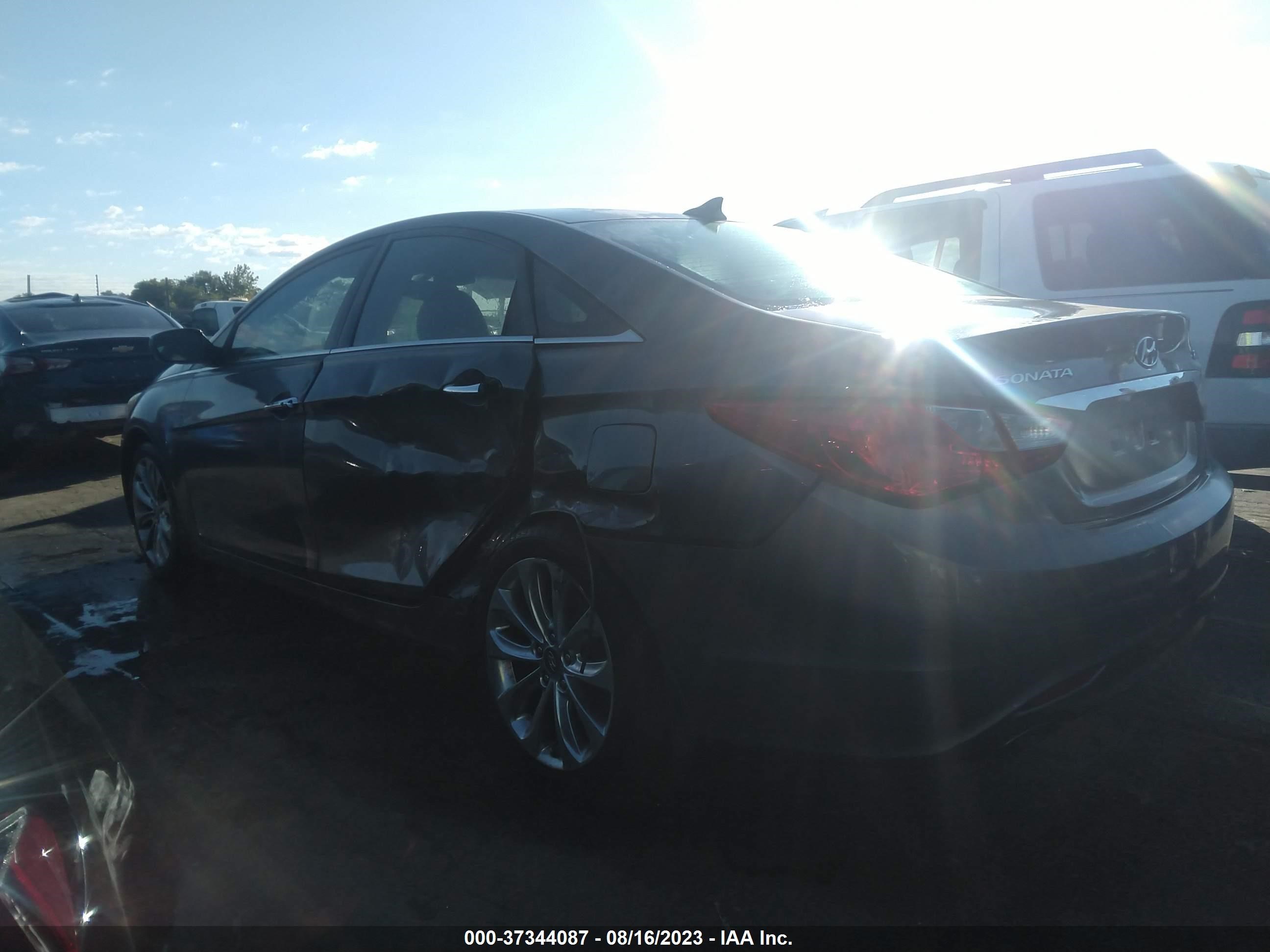 Photo 2 VIN: 5NPEC4AB9CH443517 - HYUNDAI SONATA 