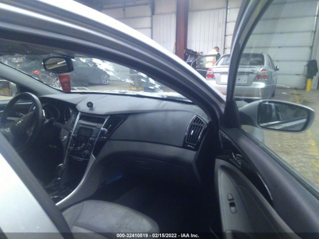 Photo 4 VIN: 5NPEC4AB9CH470541 - HYUNDAI SONATA 