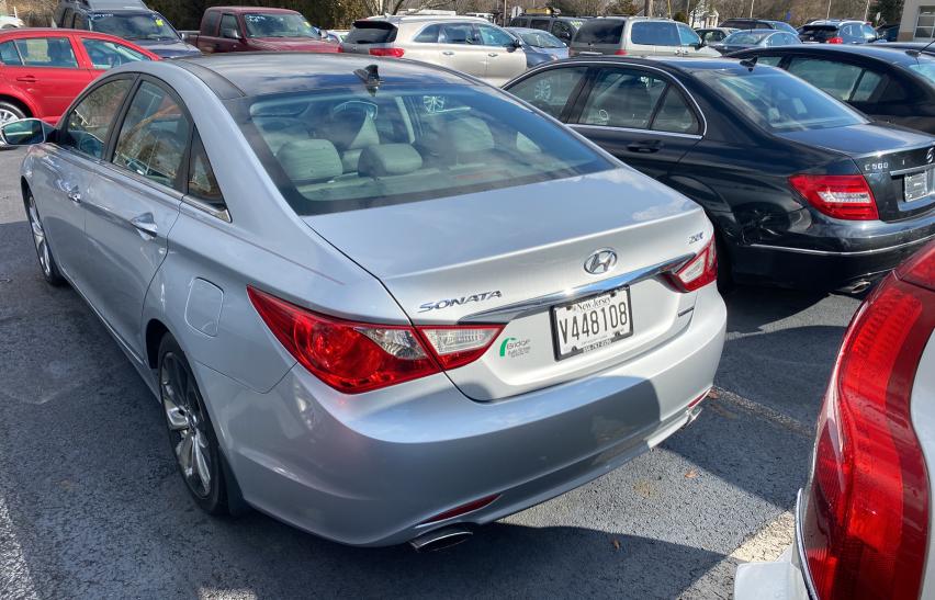 Photo 2 VIN: 5NPEC4AB9DH574979 - HYUNDAI SONATA SE 