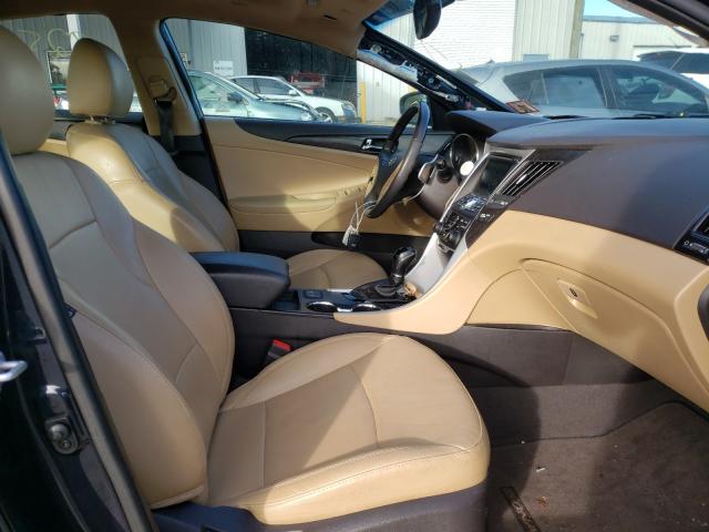 Photo 4 VIN: 5NPEC4AB9DH697780 - HYUNDAI SONATA 