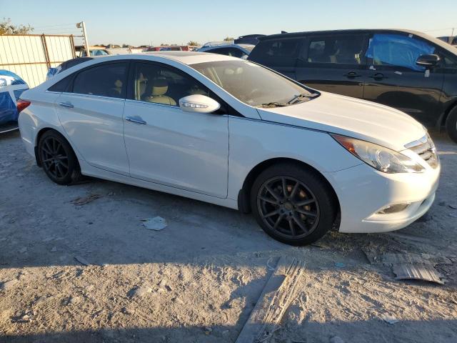 Photo 3 VIN: 5NPEC4ABXBH197494 - HYUNDAI SONATA SE 