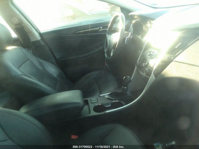 Photo 4 VIN: 5NPEC4ABXBH247066 - HYUNDAI SONATA 