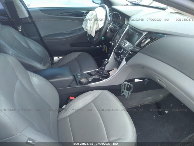 Photo 4 VIN: 5NPEC4ABXBH300543 - HYUNDAI SONATA 