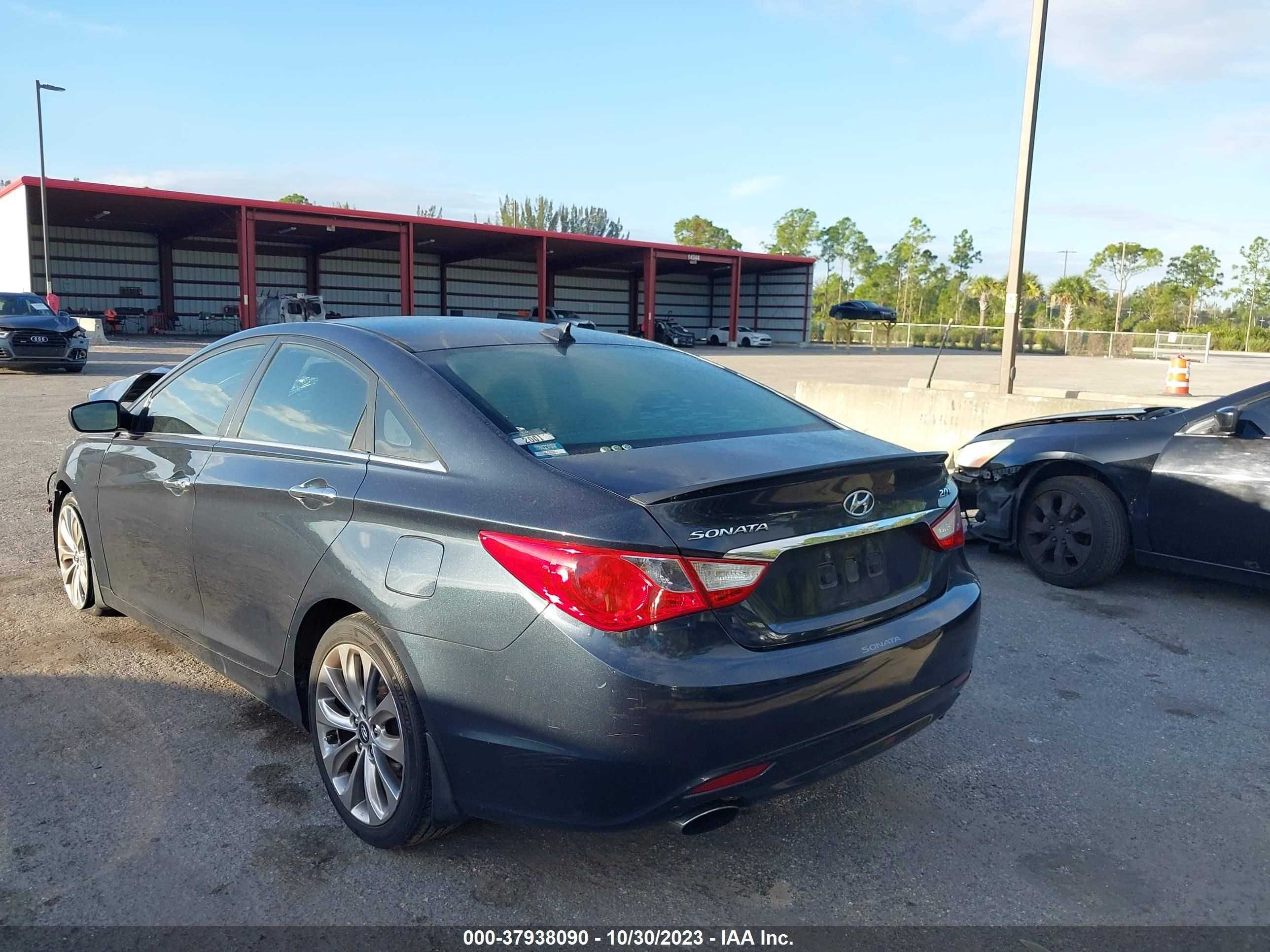 Photo 2 VIN: 5NPEC4ABXCH440271 - HYUNDAI SONATA 